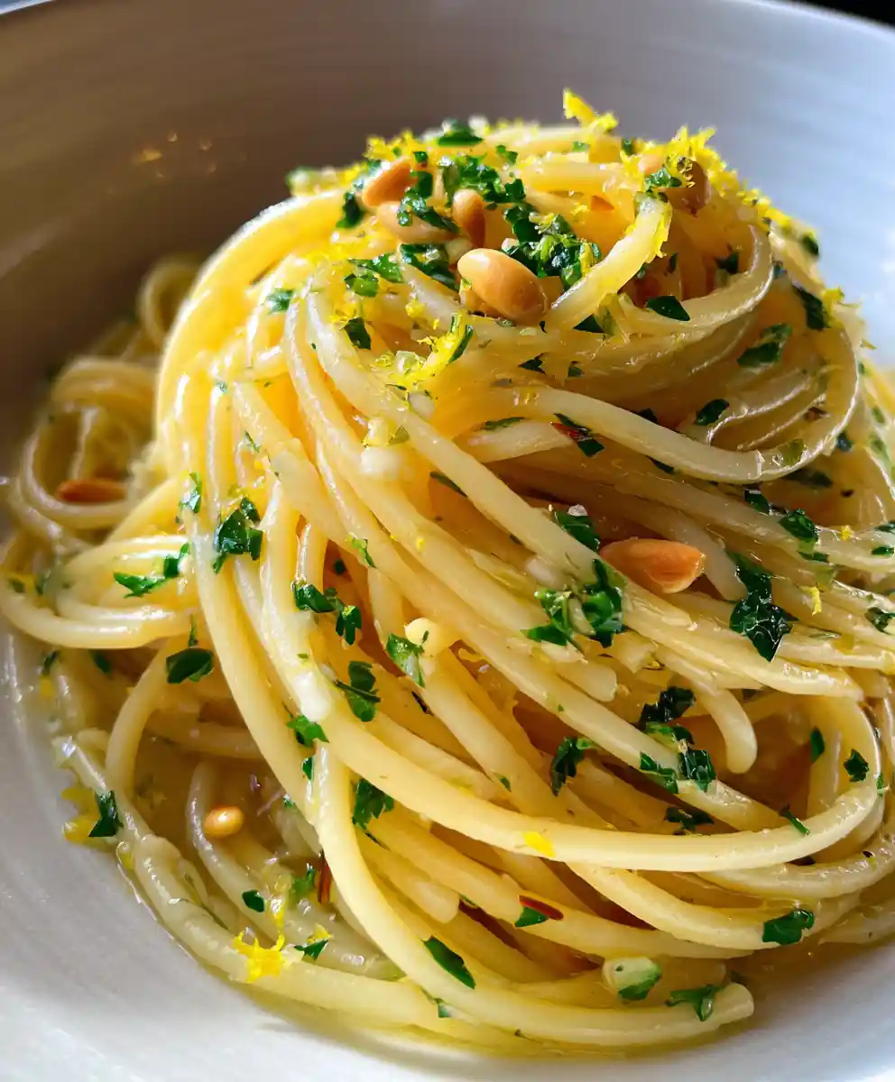 Spaghetti Aglio E Olio With Lemon Parsley Finish 5 Spaghetti Aglio E Olio With Lemon Parsley Finish