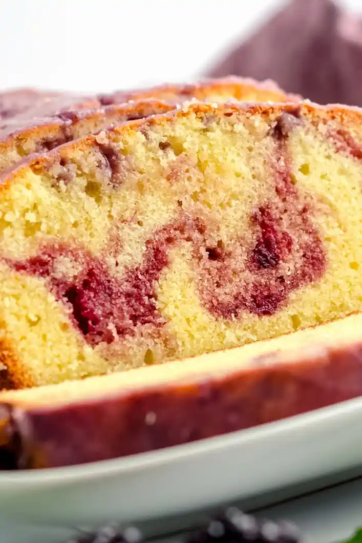 Saftiger Brombeer-Rührkuchen mit fruchtiger Glasur 3 Recipe image