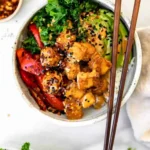 Knusprige gebackene Erdnuss-Tofu-Bowls 4 Knusprige gebackene Erdnuss-Tofu-Bowls