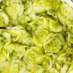 Klassischer Deutscher Gurkensalat mit frischem Dill 4 Klassischer Deutscher Gurkensalat mit frischem Dill
