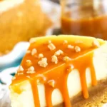 Kremiger Salted Caramel Cheesecake mit Toffee-Stückchen 4 Kremiger Salted Caramel Cheesecake mit Toffee-Stückchen