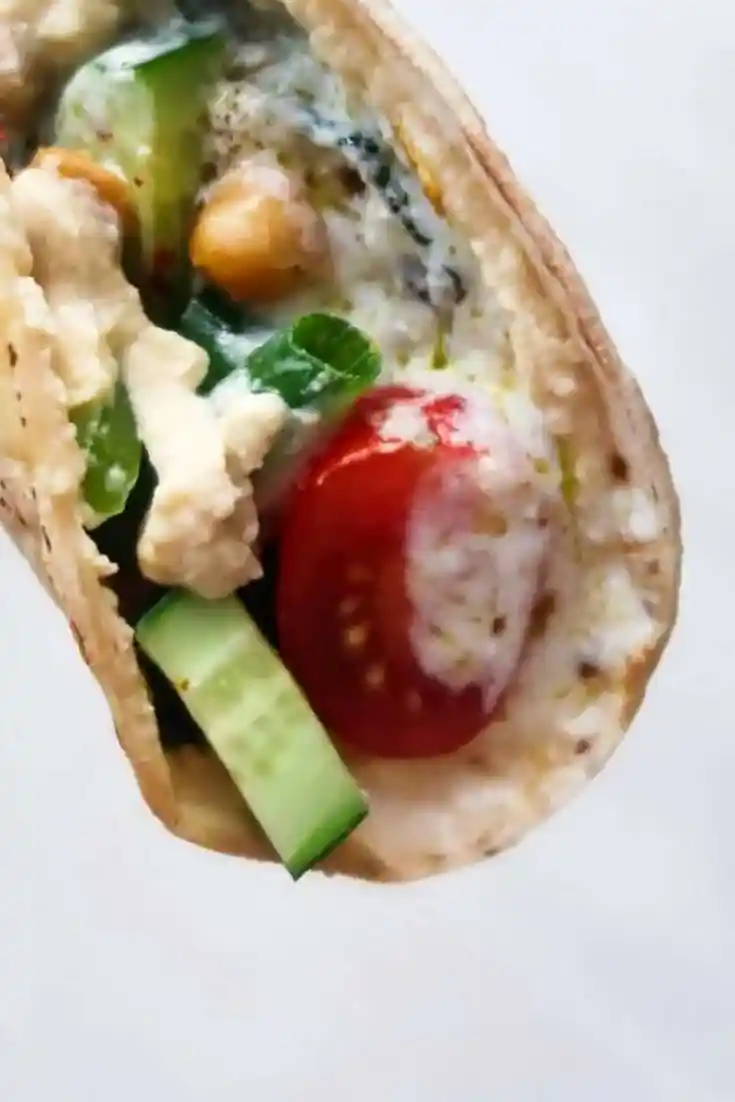Gesunde Vegetarische Hummus-Wraps mit Kichererbsen 3 Recipe image