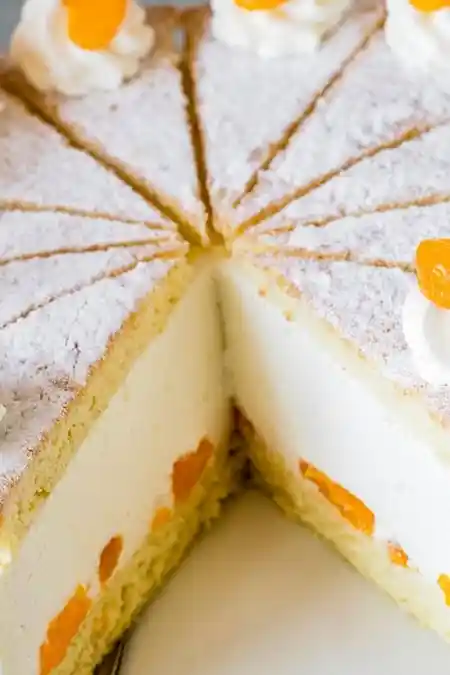Luftige Käsesahnetorte mit Mandarinen 3 Recipe image