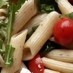 Italienischer Nudelsalat mit Mozzarella und Rucola 4 Italienischer Nudelsalat mit Mozzarella und Rucola
