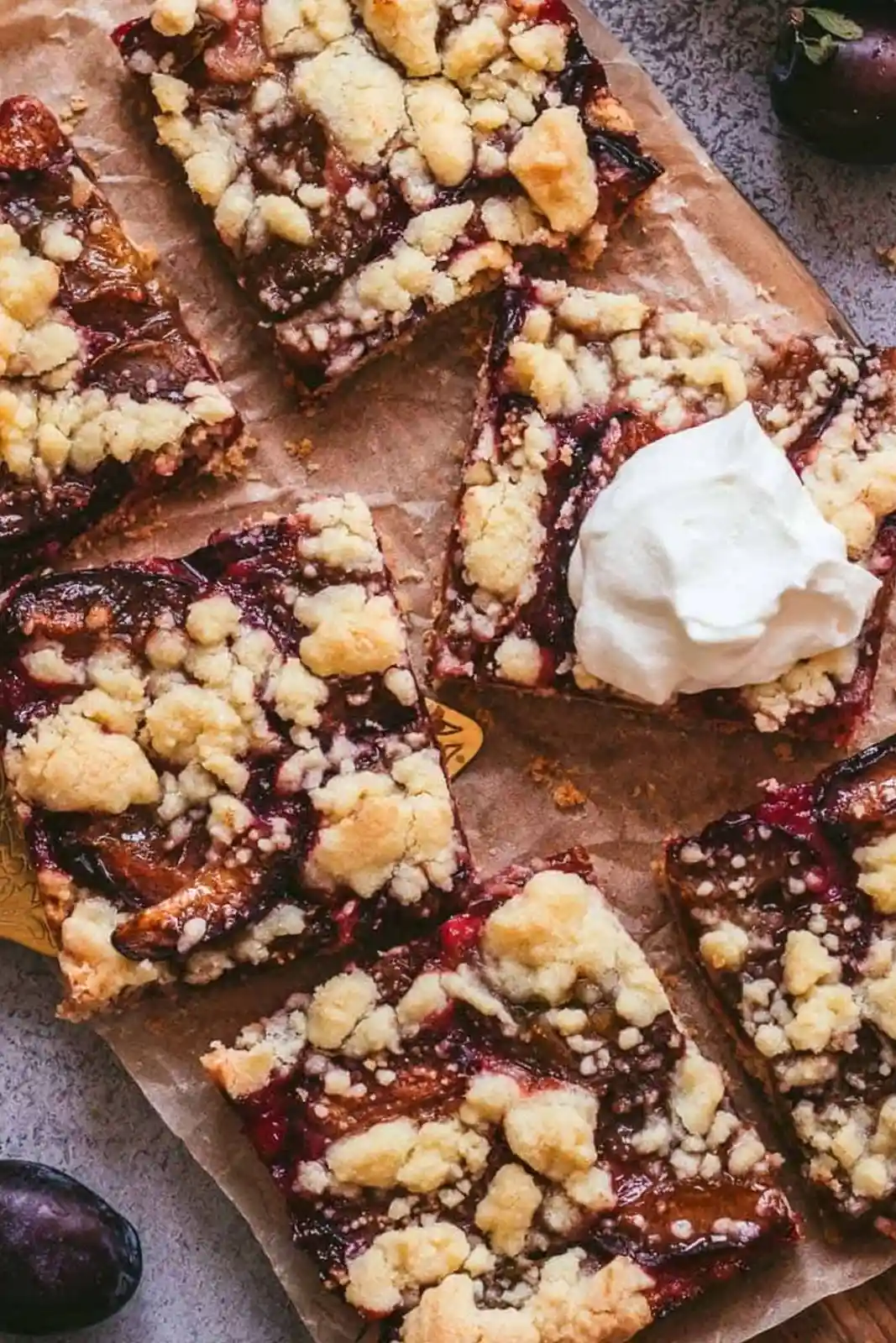 Klassischer Zwetschgendatschi mit Streuseln und Mürbteig vom Blech 3 Recipe image