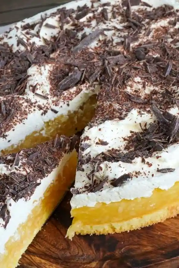 Schwedische Apfeltorte mit Vanillepudding und Sahnehaube 3 Recipe image