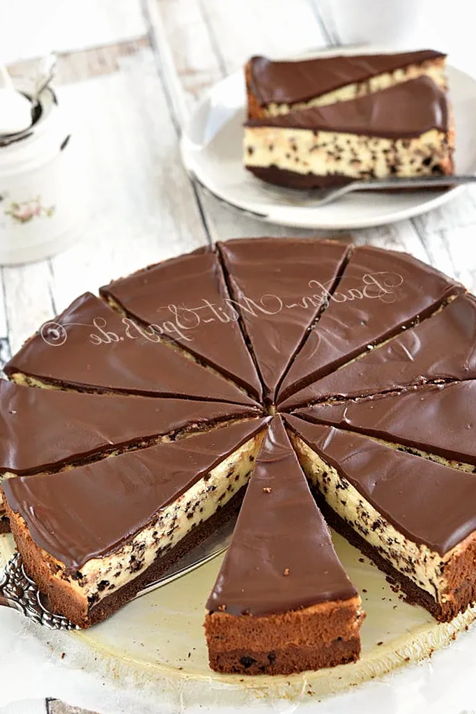 Stracciatella-Käsekuchen mit Schokoladenguss 3 Recipe image
