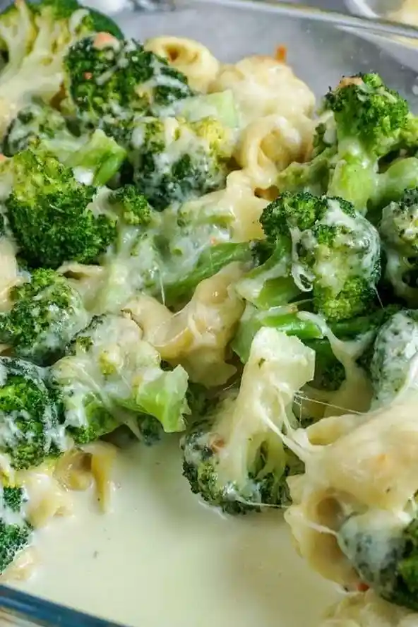 Cremiger Tortellini-Brokkoli-Auflauf aus dem Ofen 3 Recipe image