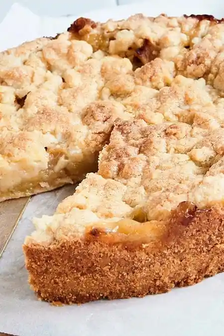 Veganer Apfelkuchen mit knusprigen Streuseln 3 Recipe image