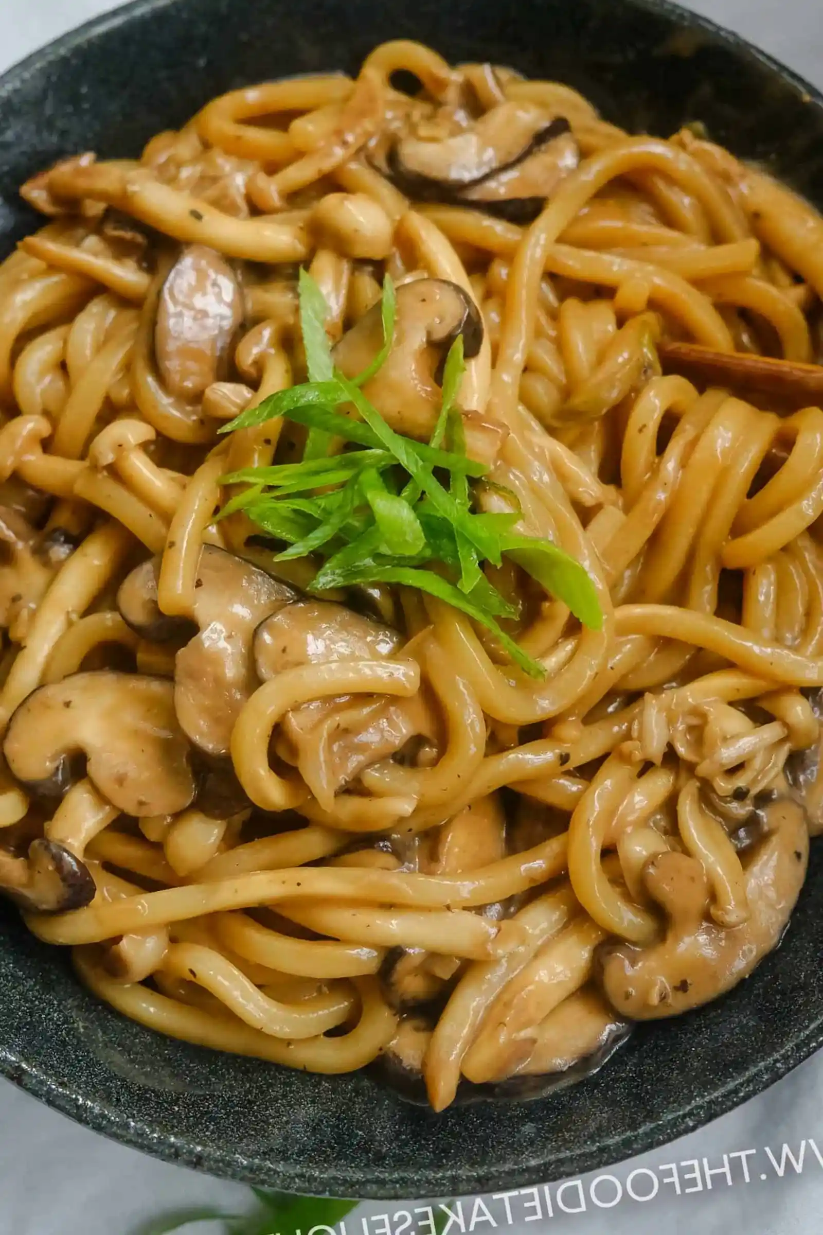 Cremige Pilz-Udon-Nudeln (Vegan) 3 Recipe image