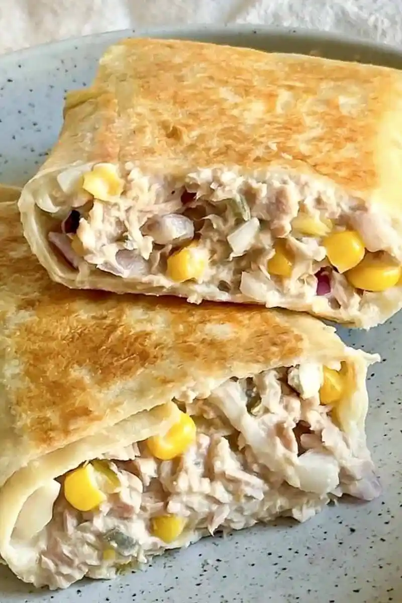 Proteinreicher Thunfisch-Melt-Wrap für Eilige 3 Proteinreicher Thunfisch-Melt-Wrap für Eilige