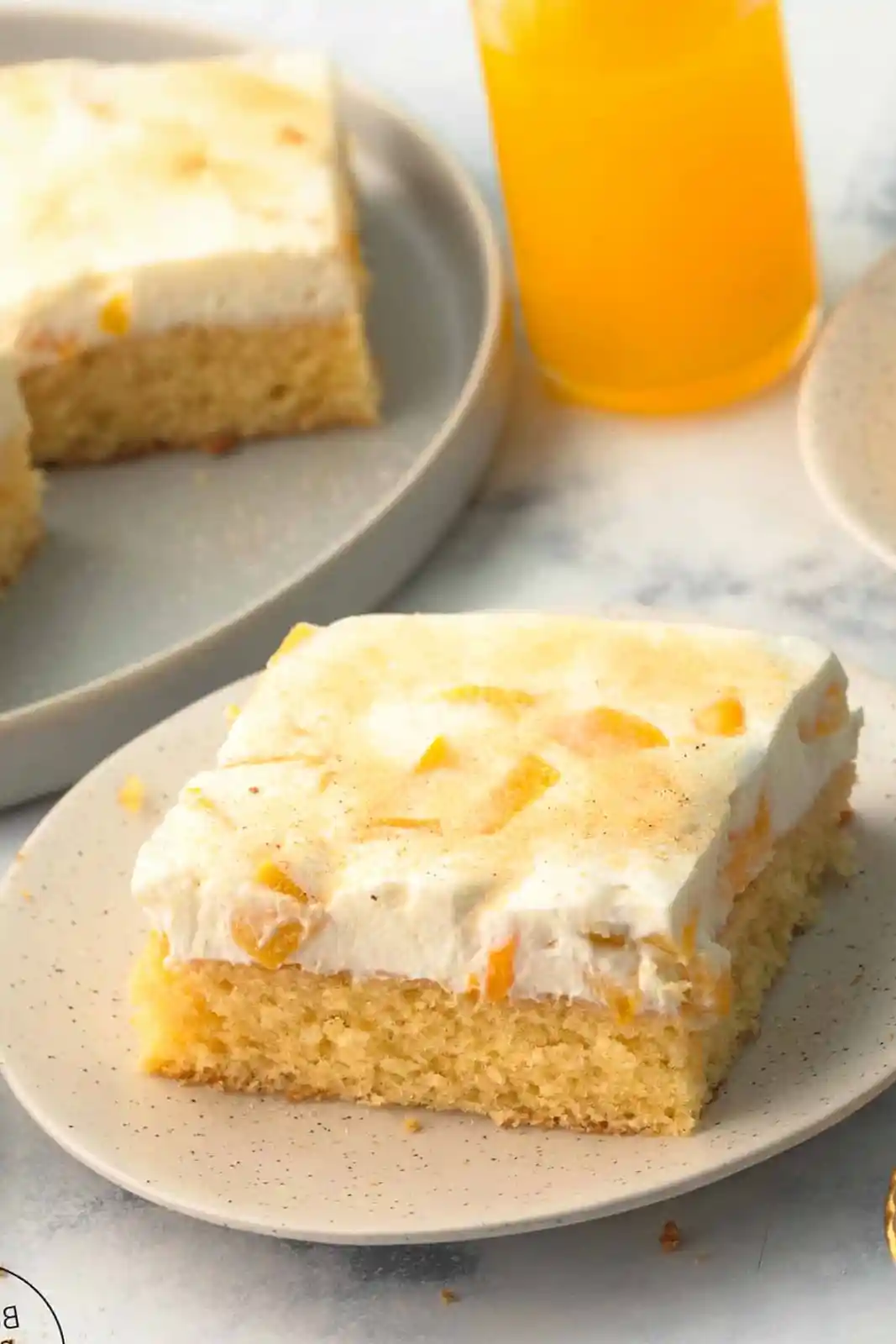 Saftiger Fantakuchen mit Schmand-Creme und Pfirsichen 3 Recipe image