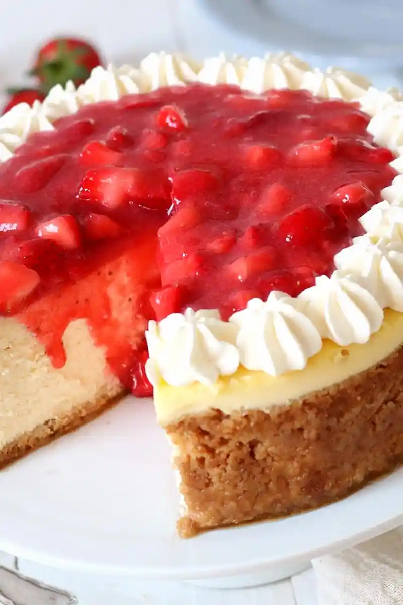 Kremiger Erdbeerkäsekuchen im amerikanischen Stil 3 Recipe image