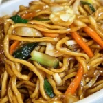 Gebratene Nudeln nach chinesischer Art mit Ei und Gemüse 4 Gebratene Nudeln nach chinesischer Art mit Ei und Gemüse