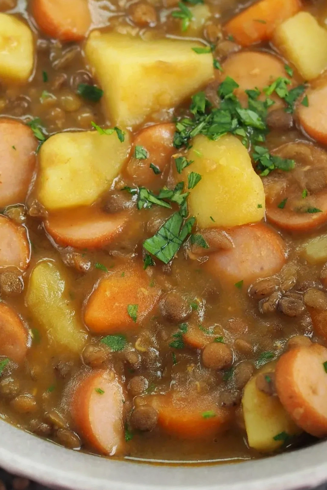 Herzhafter Linseneintopf mit würzigen Würstchen 3 Recipe image