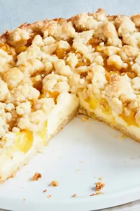 Mirabellenkuchen mit Pudding und Mandel-Streuseln 3 Recipe image