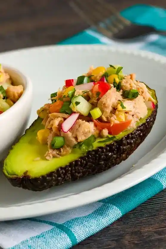 Avocado-Thunfisch-Salat: Schnelle und gesunde Schiffchen 3 Recipe image