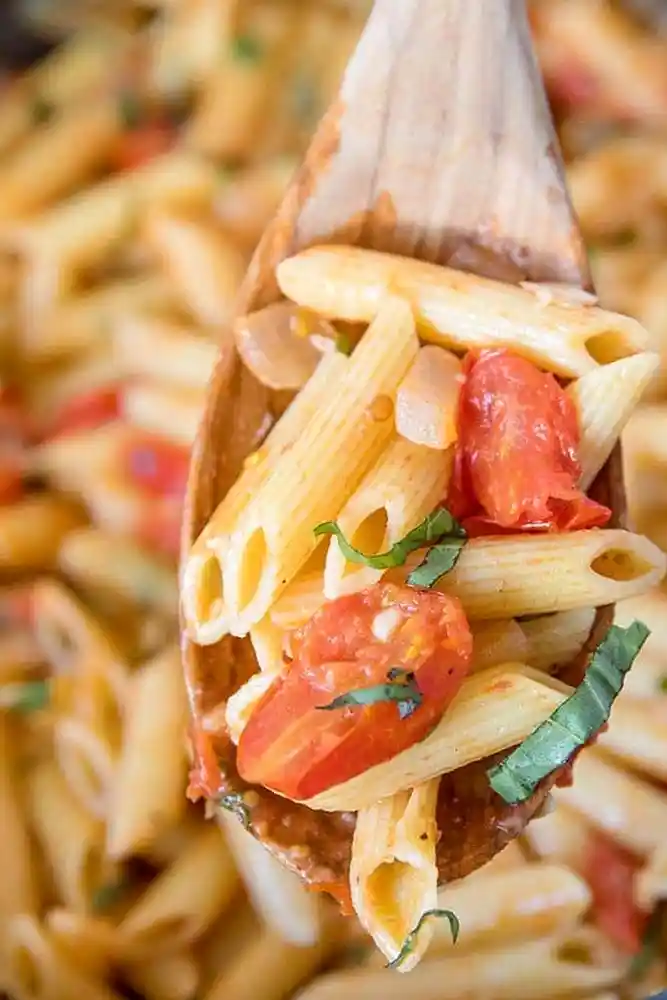 Schnelle Penne mit Tomaten und Basilikum 3 Recipe image