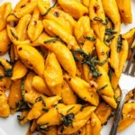 Kürbis-Scherennudeln mit Salbei, Knoblauch und Chili 4 Kürbis-Scherennudeln mit Salbei, Knoblauch und Chili