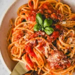 Spaghetti Pomodoro: Der italienische Klassiker 4 Spaghetti Pomodoro: Der italienische Klassiker