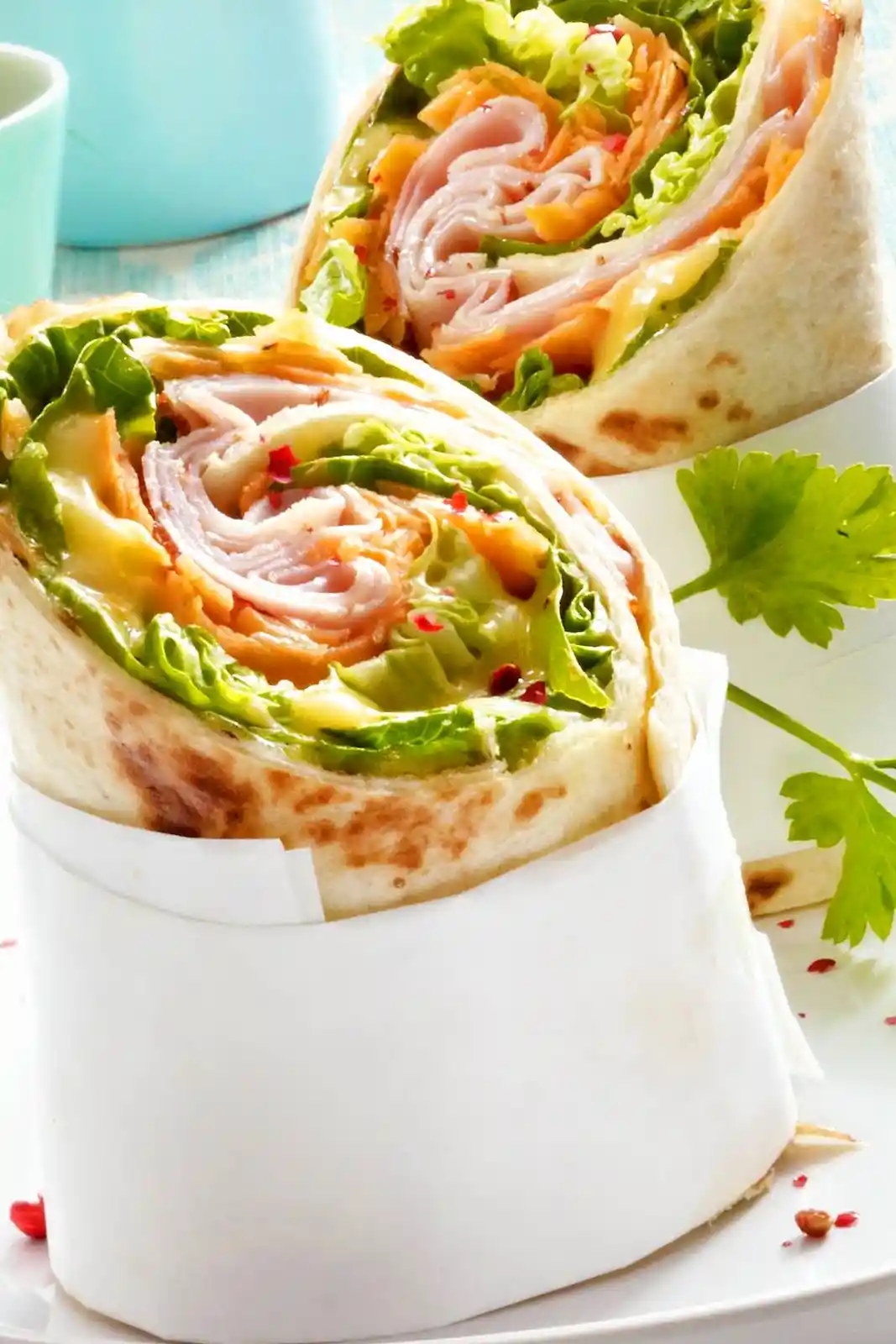 Wraps mit zartem Geflügelaufschnitt und exotischem Mango-Chutney 3 Wraps mit zartem Geflügelaufschnitt und exotischem Mango-Chutney